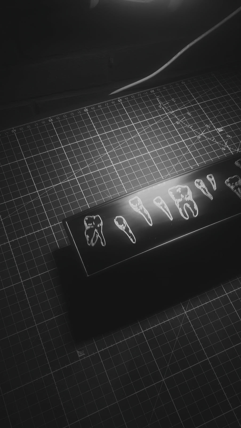 12 teeth - clip on rearview mirror